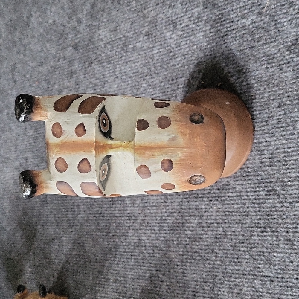 Handcrafted Giraffe Sculpture - Brown and Cream